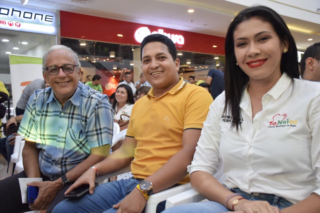 El Secretario de Ambiente y Desarrollo Rural, Hugo Javier Peña Quintana; Néstor Rodríguez  y Victoria Castro Silva.